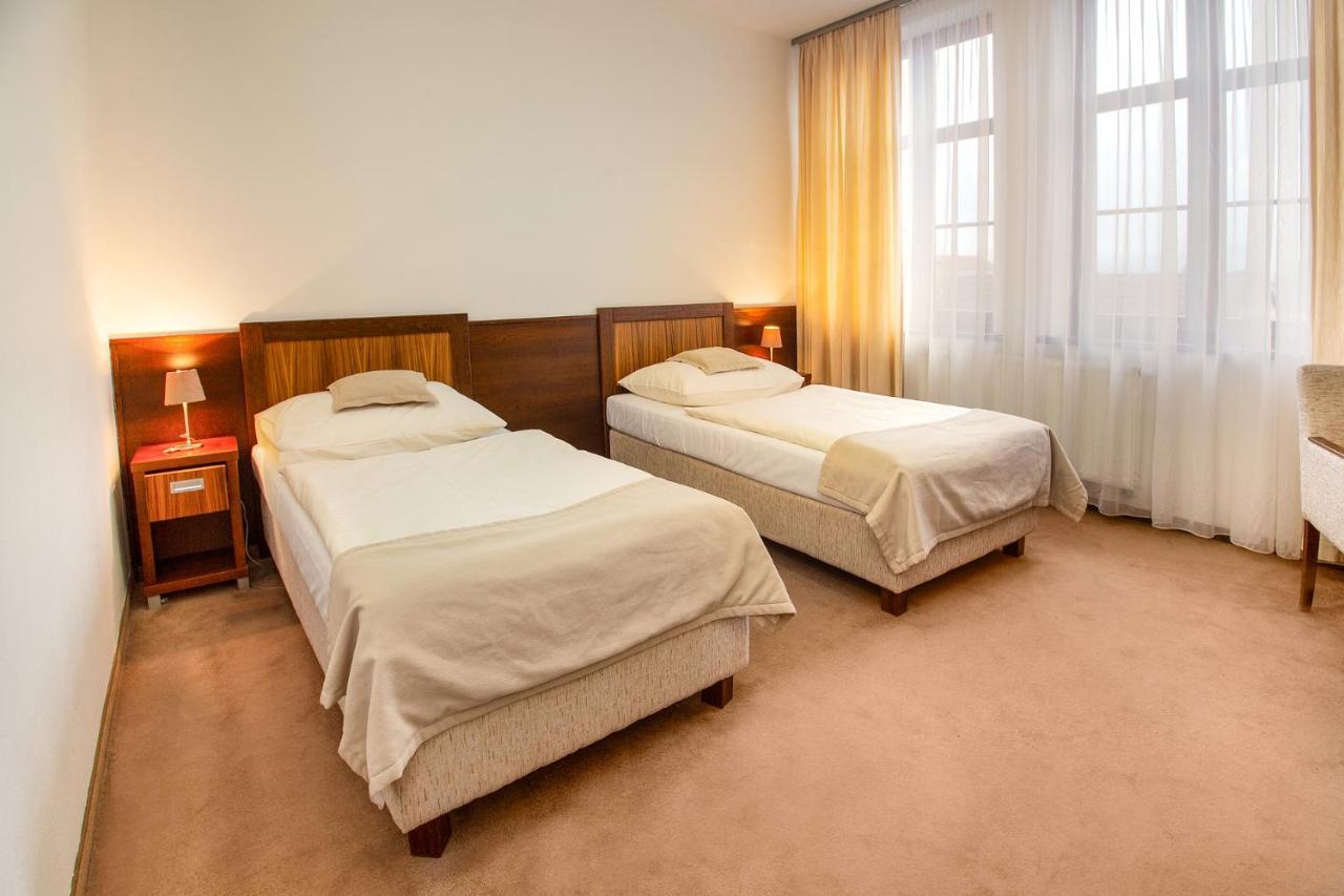 Hotel Academic Зволен Екстериор снимка