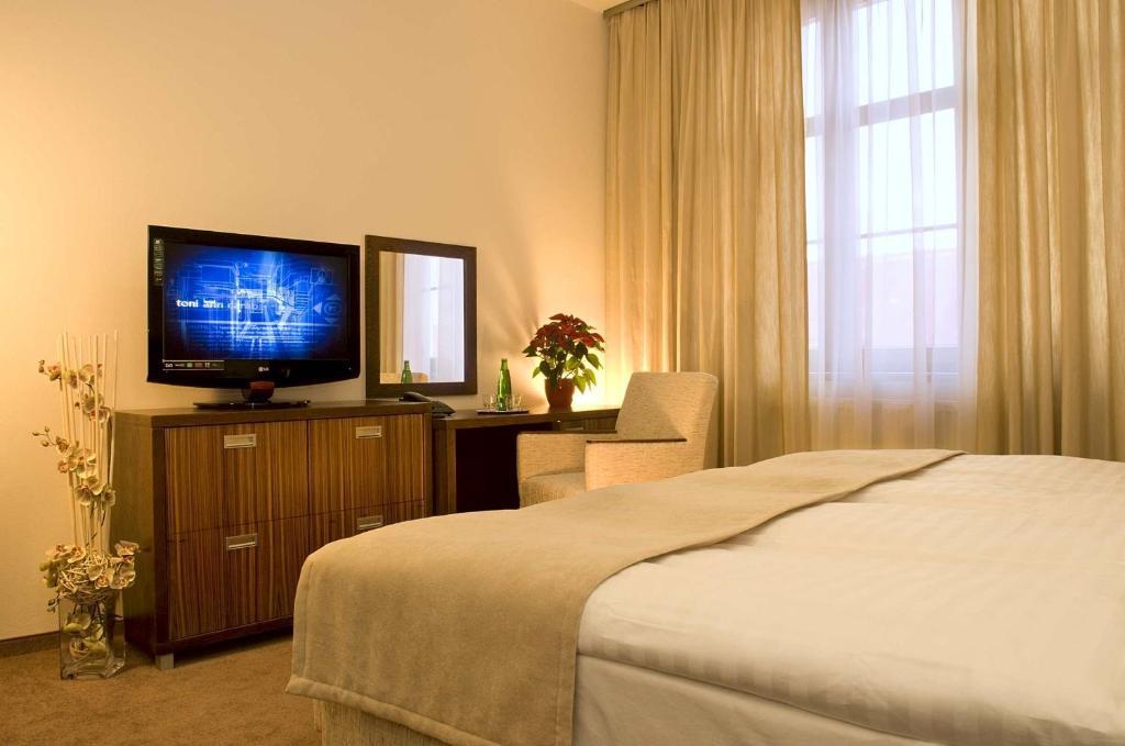 Hotel Academic Зволен Екстериор снимка