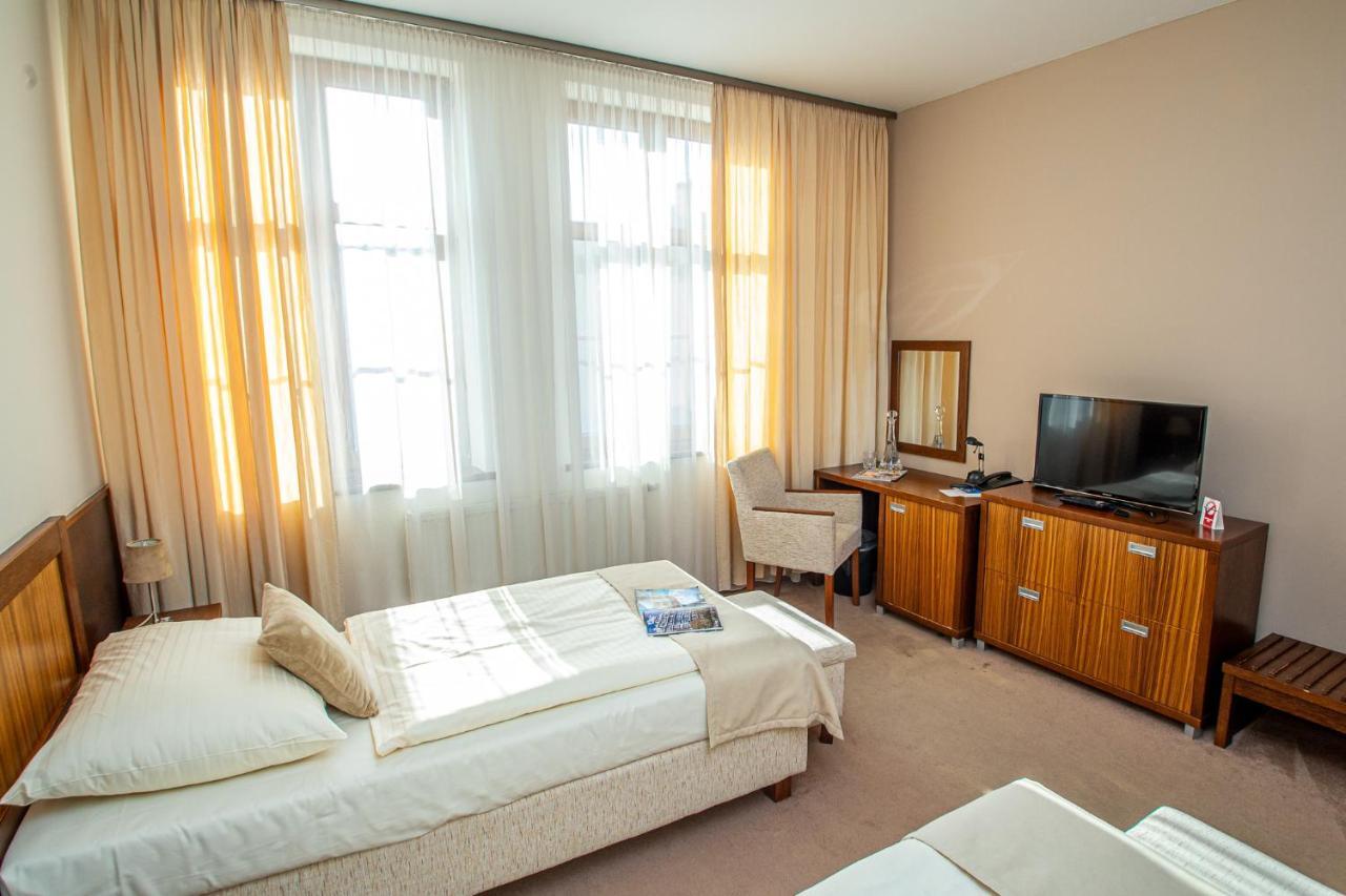 Hotel Academic Зволен Екстериор снимка