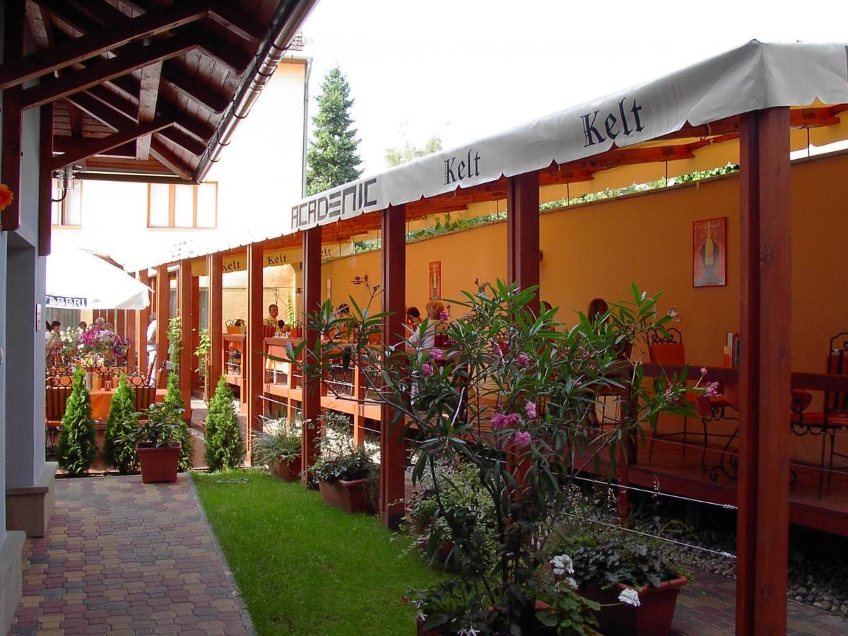 Hotel Academic Зволен Екстериор снимка