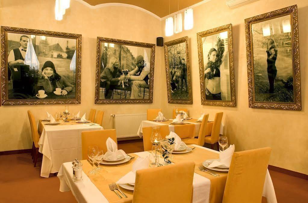Hotel Academic Зволен Екстериор снимка
